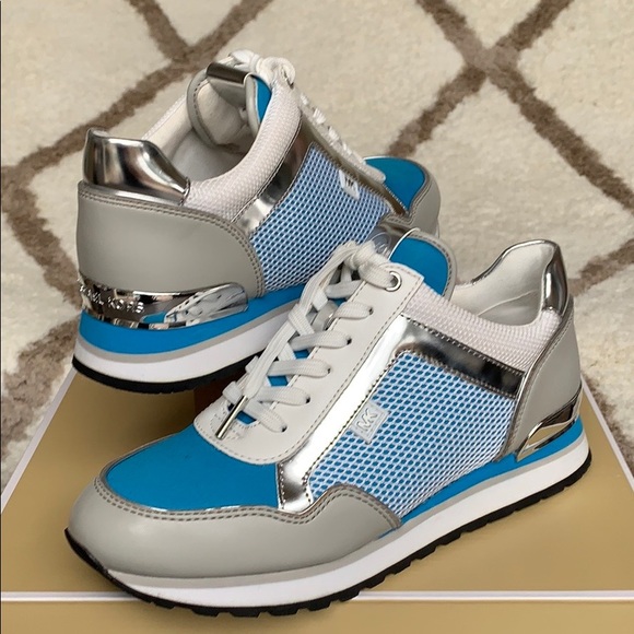 MICHAEL KORS MADDY TRAINER MESH PERFECT SKY - Picture 13 of 16